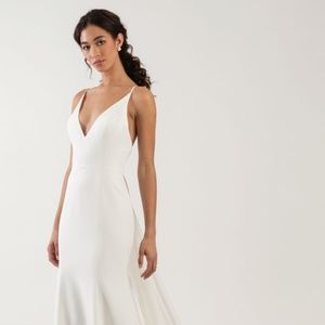 Modern White Gown / Gorgeous Wedding Dress